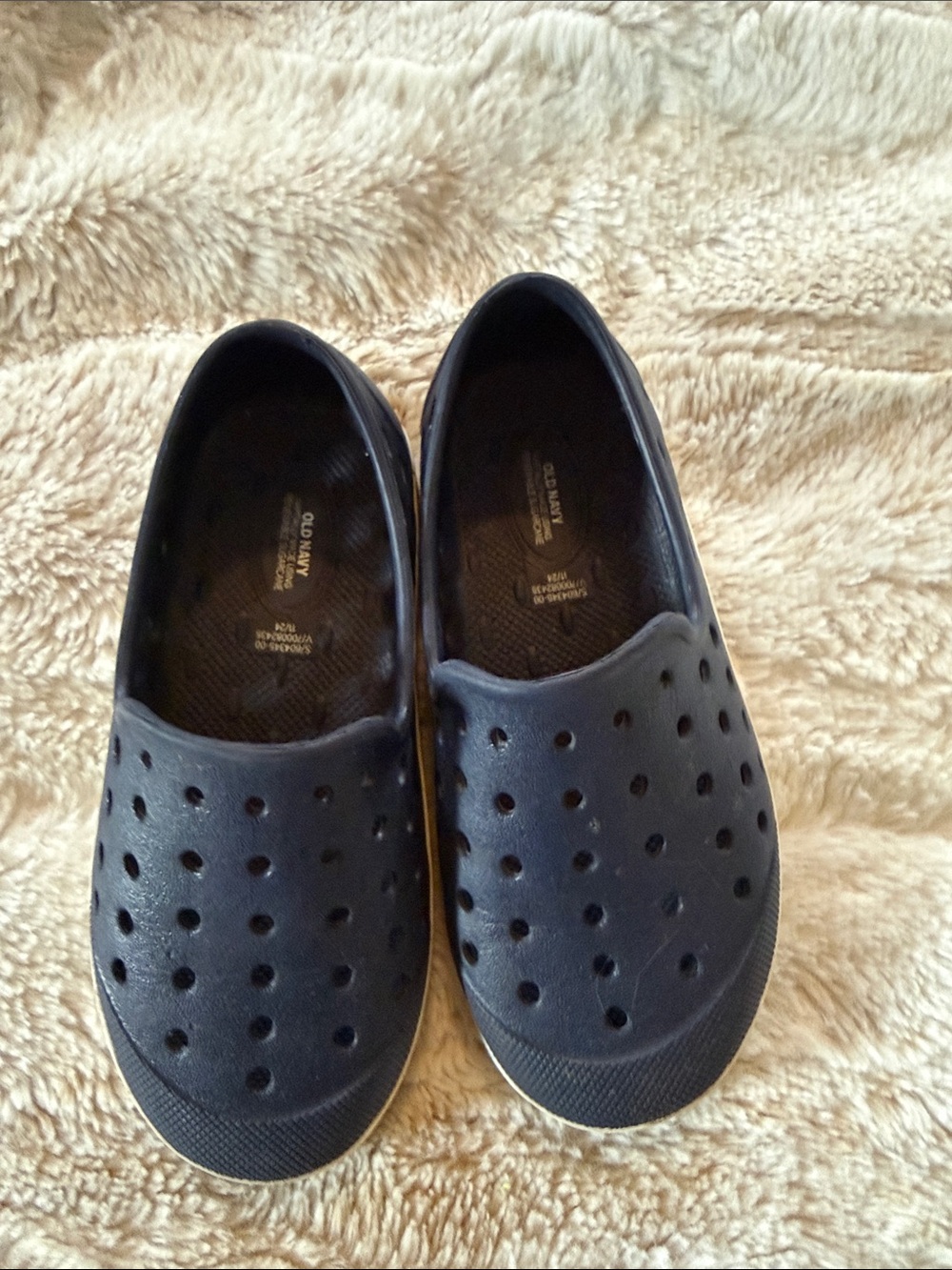 Old Navy boys Navy Slip-On Water Shoes